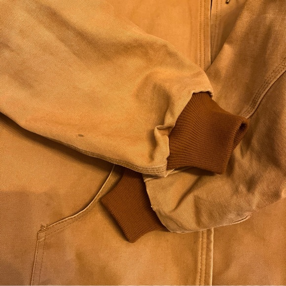 Carhartt Jacket Brown Hooded J131 Size Medium Mens Distressed Work Jacket - Picture 9 of 11